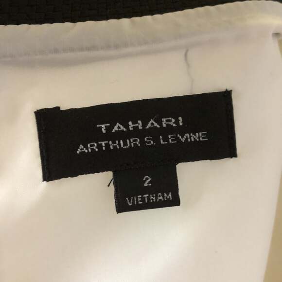 Tahari Arthur S. Levine Black & White Houndstooth Sheath Dress size 2 - Picture 11 of 12